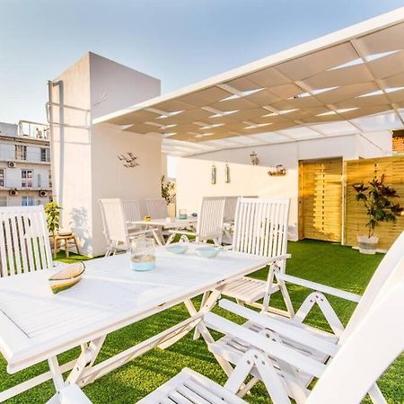 Neoclassical Apartment With 2 Bedrooms In Pire Dış mekan fotoğraf