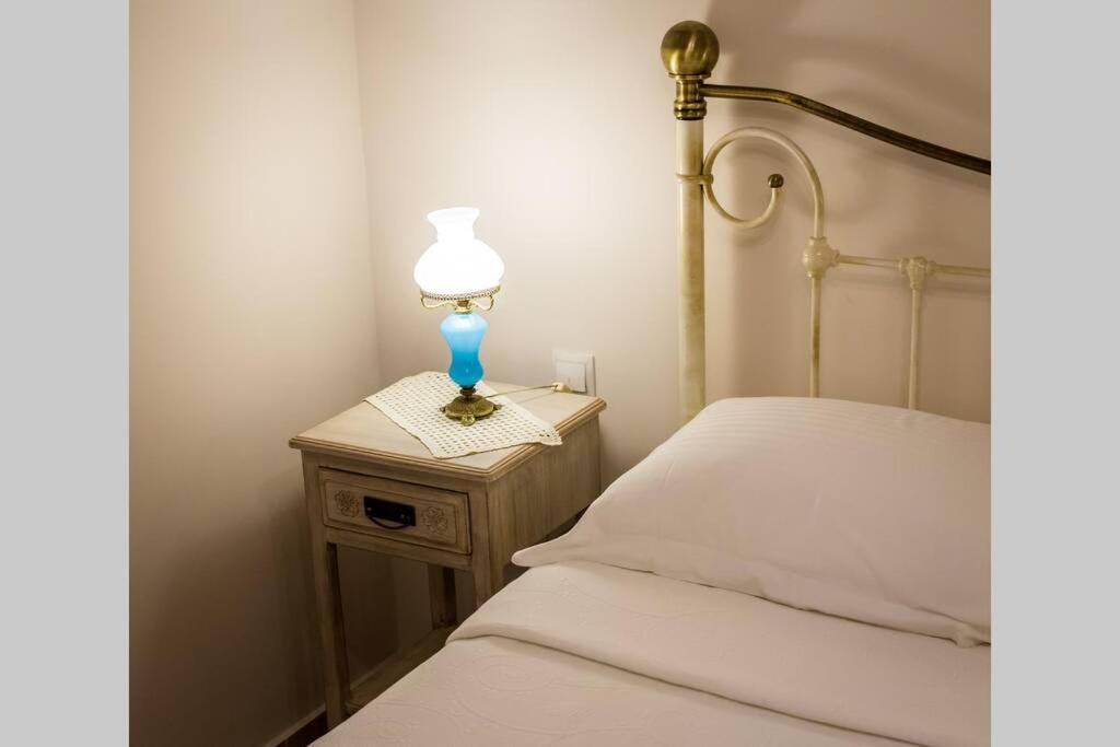 Neoclassical Apartment With 2 Bedrooms In Pire Dış mekan fotoğraf