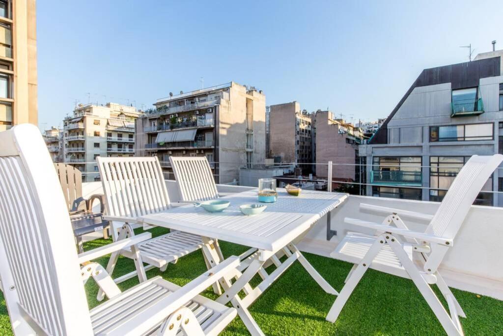 Neoclassical Apartment With 2 Bedrooms In Pire Dış mekan fotoğraf