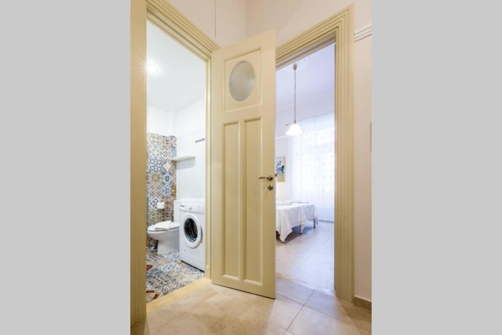 Neoclassical Apartment With 2 Bedrooms In Pire Dış mekan fotoğraf